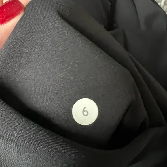 Lululemon cropped black leggings - Picture 5 of 6